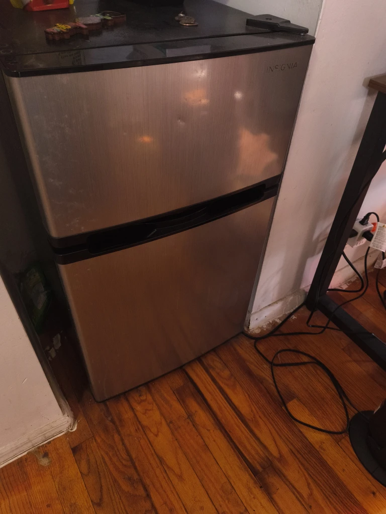 Insignia Compact Mini Fridge - photo 2