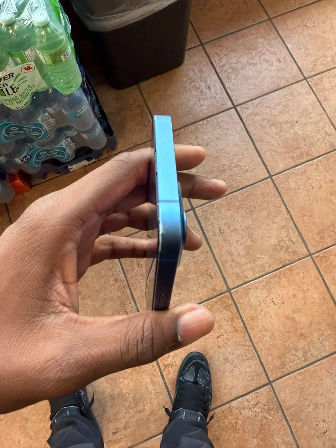 iPhone 13 Blue image indicator(5)