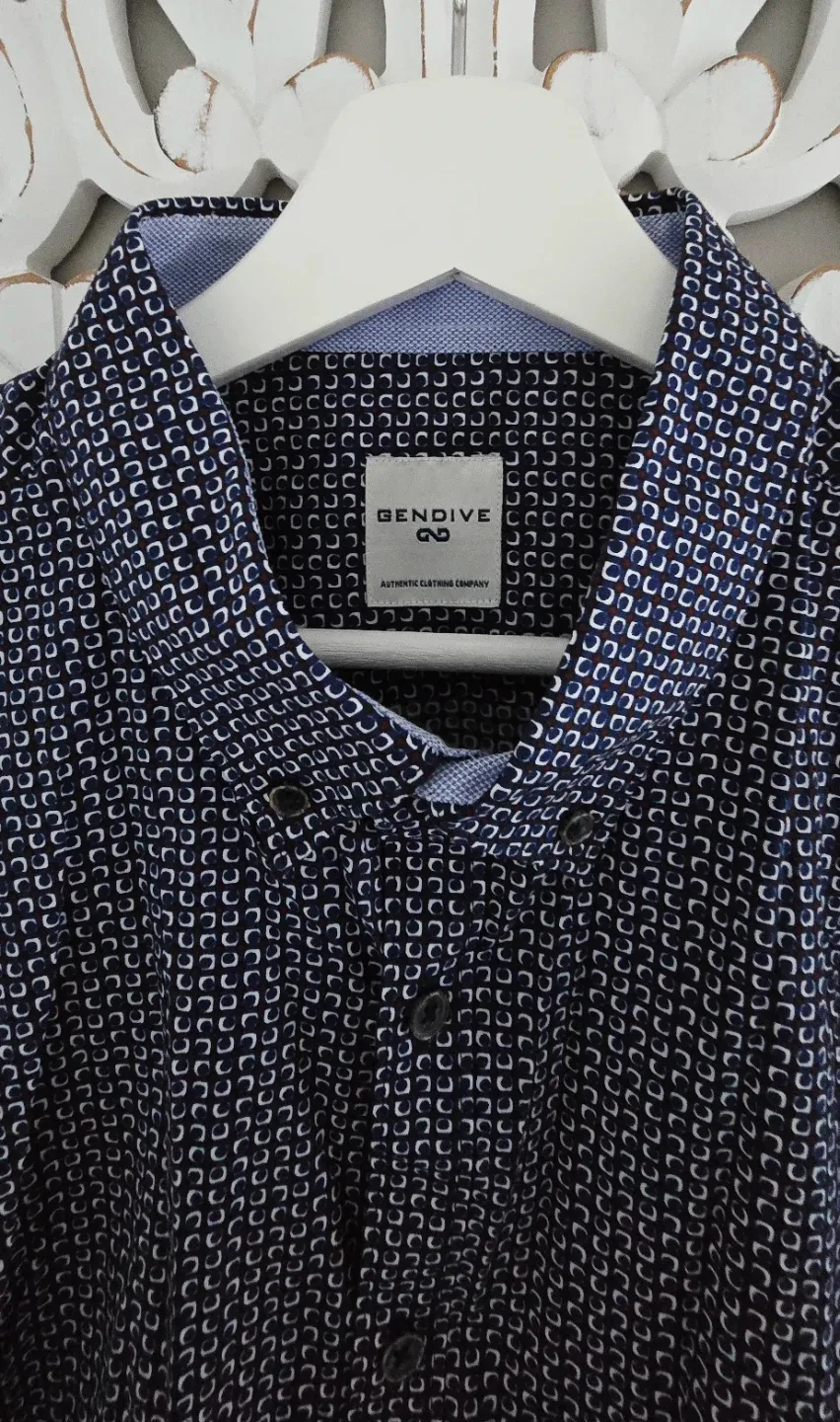 Gendive Authentic Clothing Company Shirt image indicator(2)