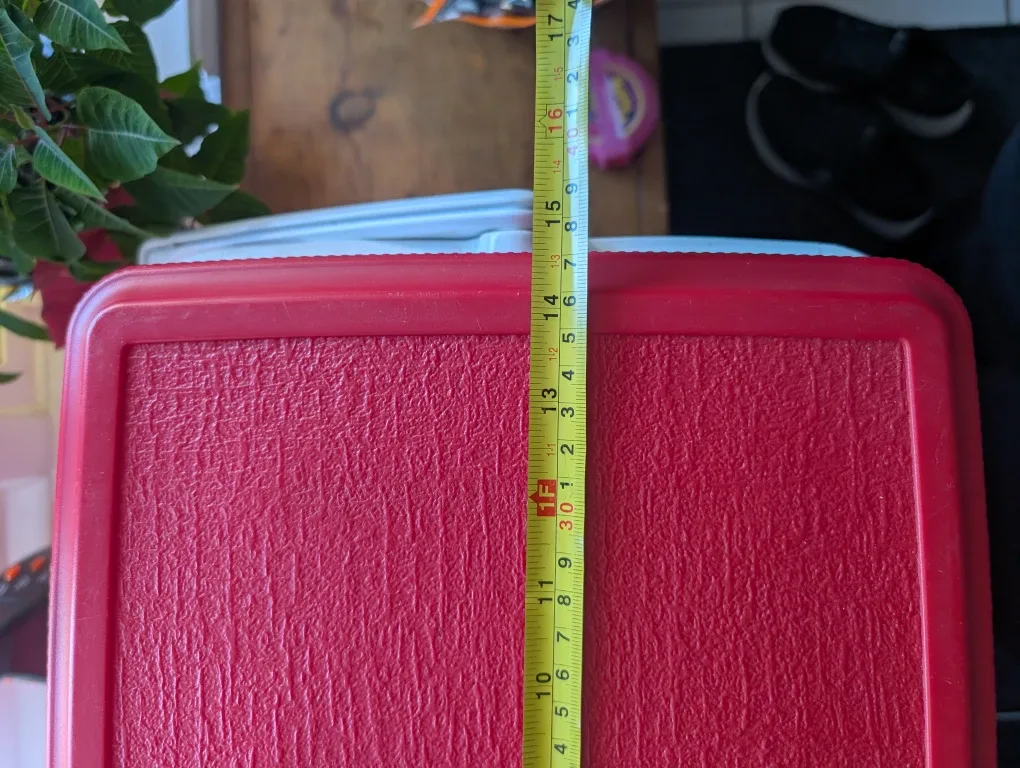 Rubbermaid Red Cooler image indicator(4)