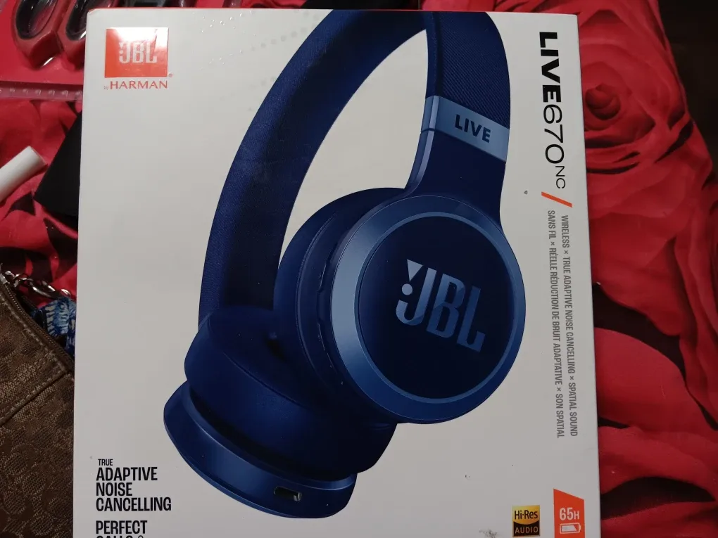 JBL LIVE 670NC Blue Wireless Headphones - New image indicator(2)