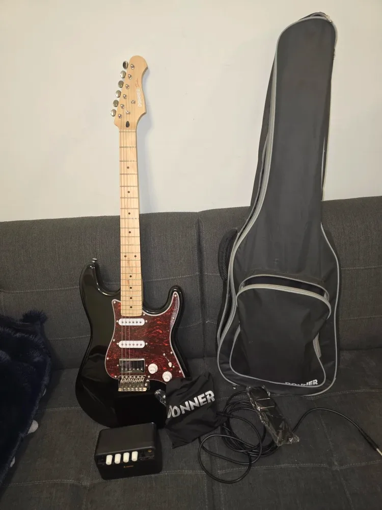 Donner Electric Guitar with Amp & Bag