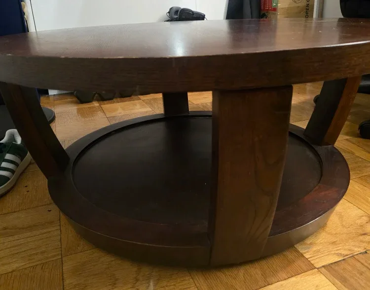 round wooden table (Read description)
