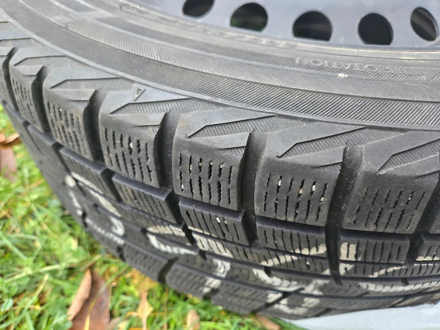 Yokohama IceGuard IG52c Tire 205 55R 16