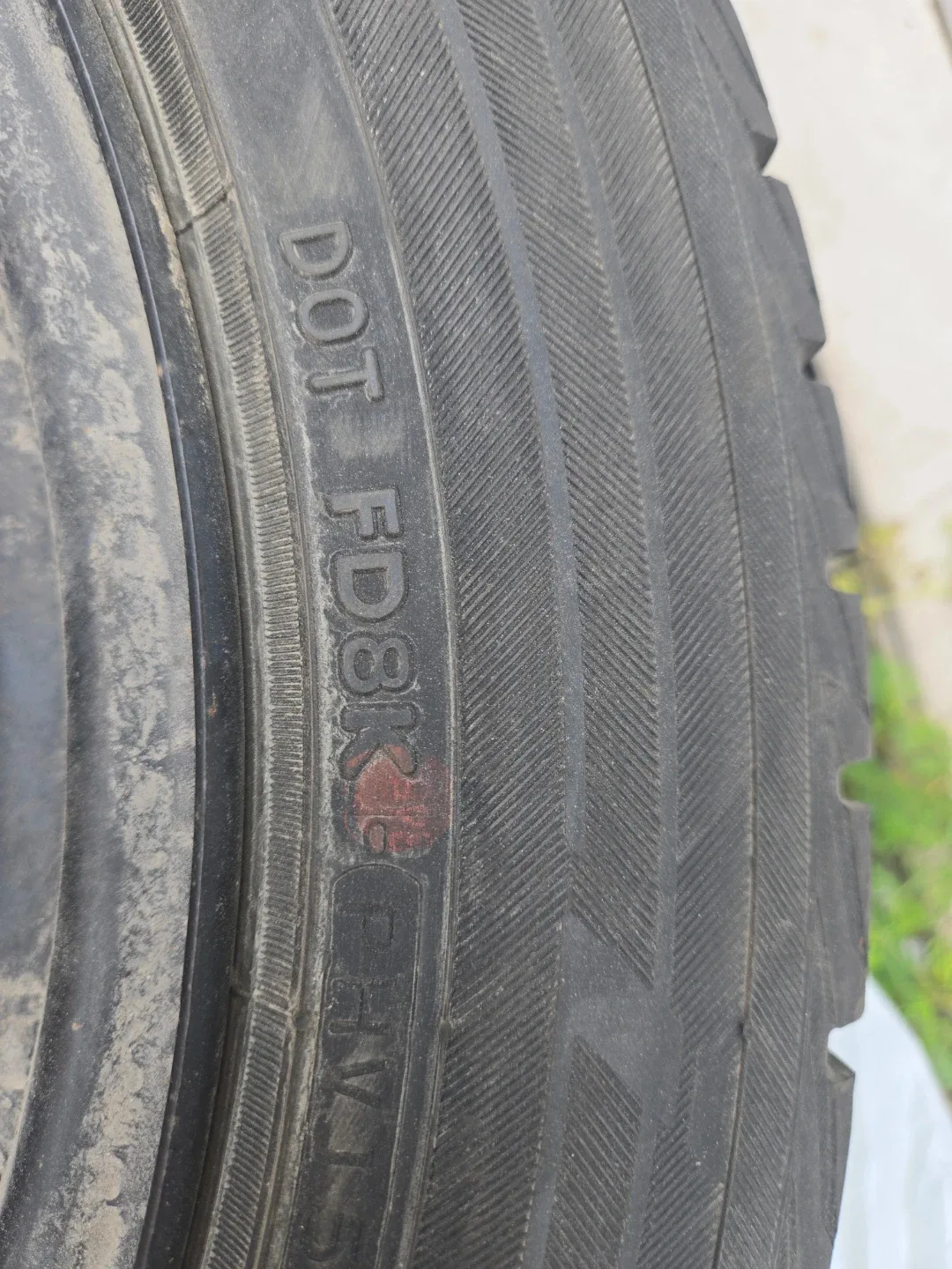 Yokohama IceGuard IG52c Tire 205 55R 16 image indicator(2)