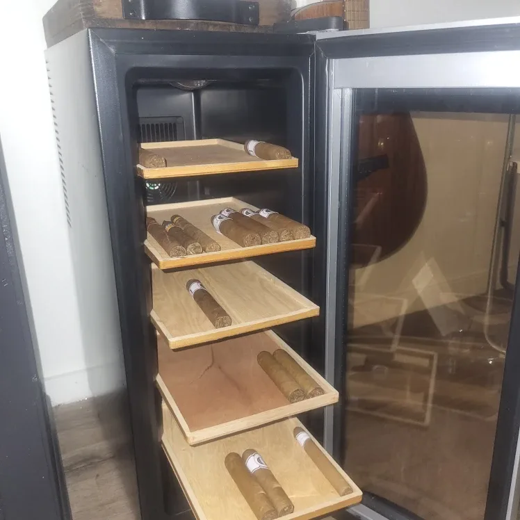 Cigar Humidor image indicator(2)