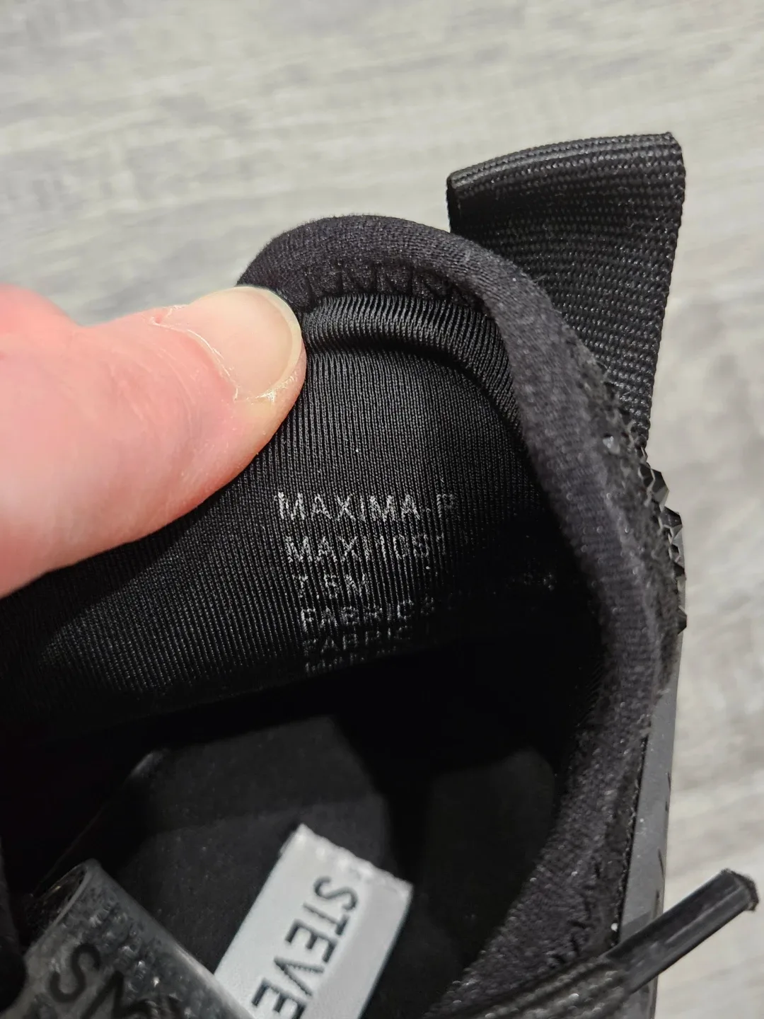 Steve Madden Maxima-R Sneakers, Size 7.5, Black image indicator(3)