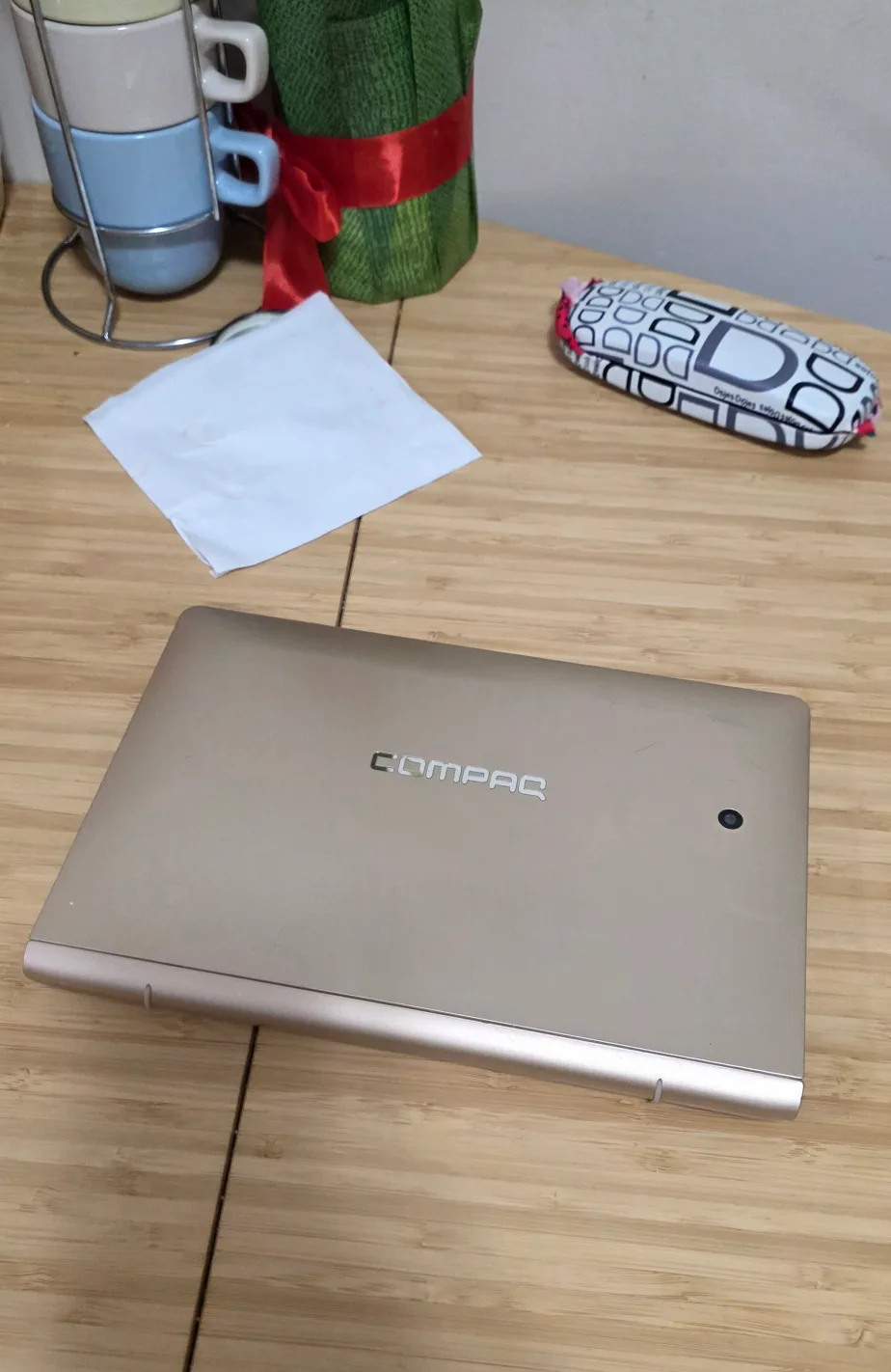 Compaq 2-in-1 Tablet/Laptop image indicator(4)