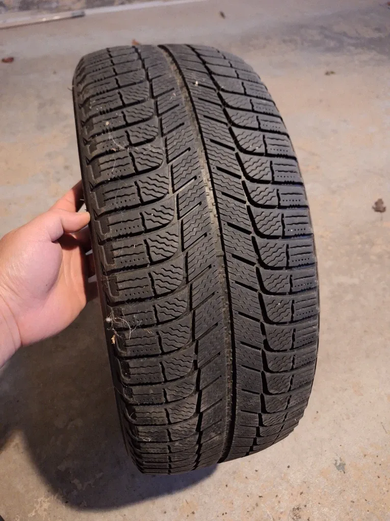 Michelin X-Ice Snow Tire 225/50R17 image indicator(2)