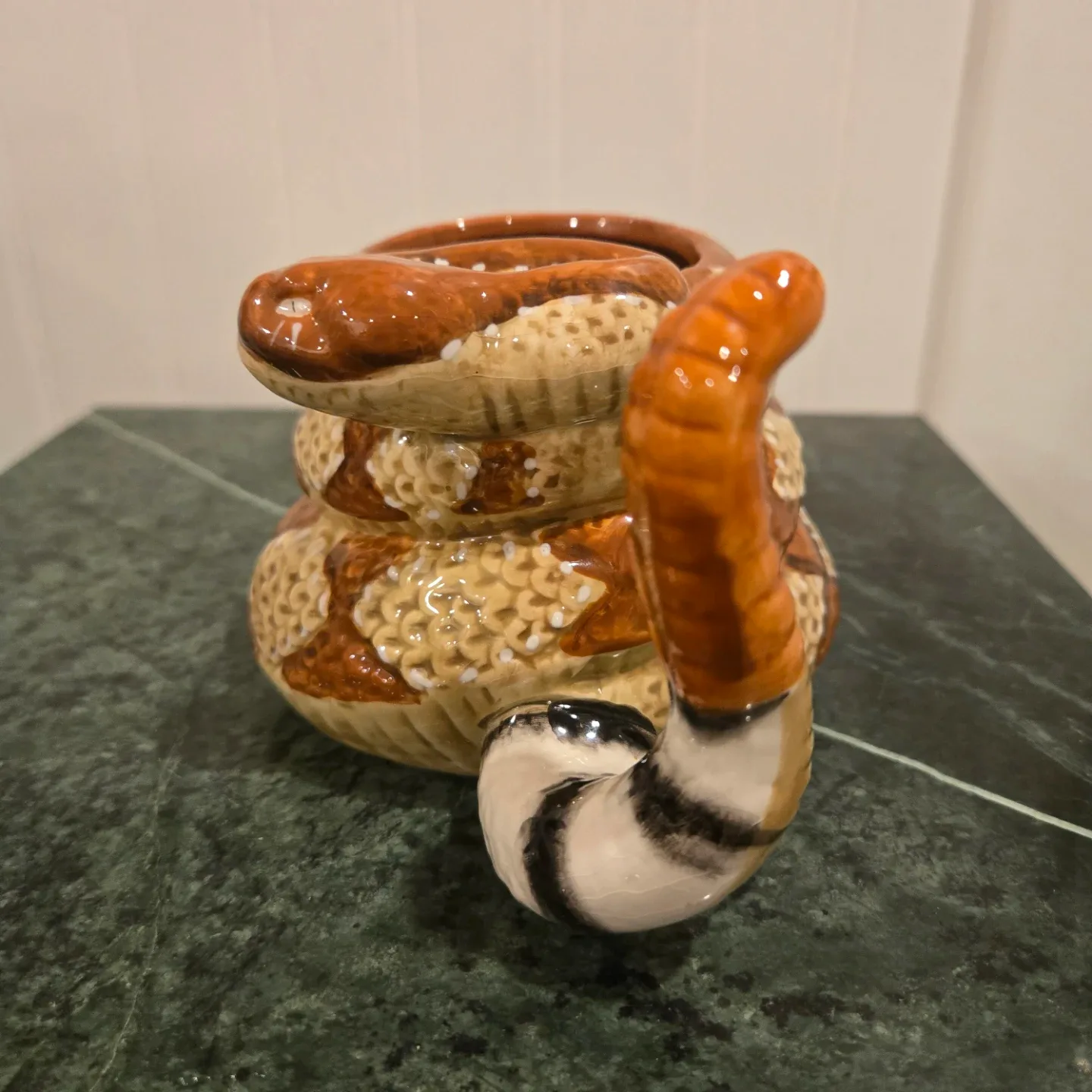 3D Coiled Rattle Snake  Mug image indicator(2)