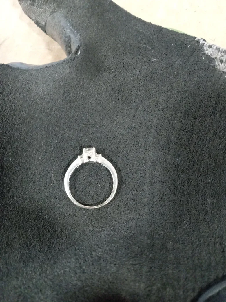 Diamond engagement ring