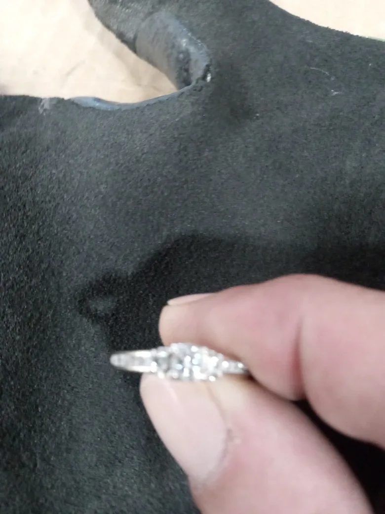 Diamond engagement ring image indicator(3)