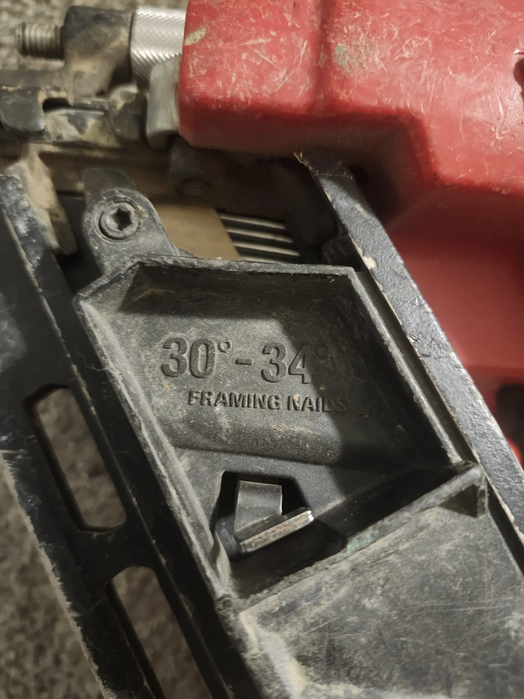 Milwaukee M18 FUEL 30° Framing Nailer - photo 3