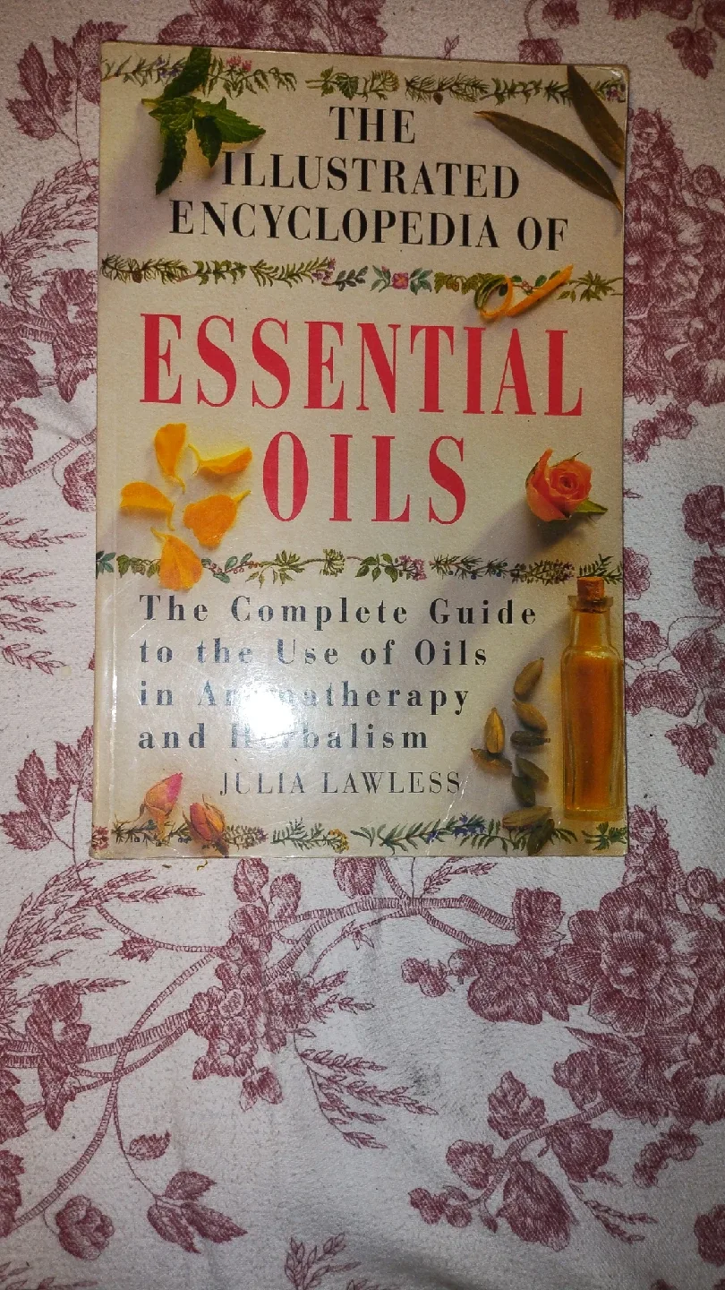 The Illustrated Encyclopedia of Essential Oils by Julia Lawless image indicator(2)