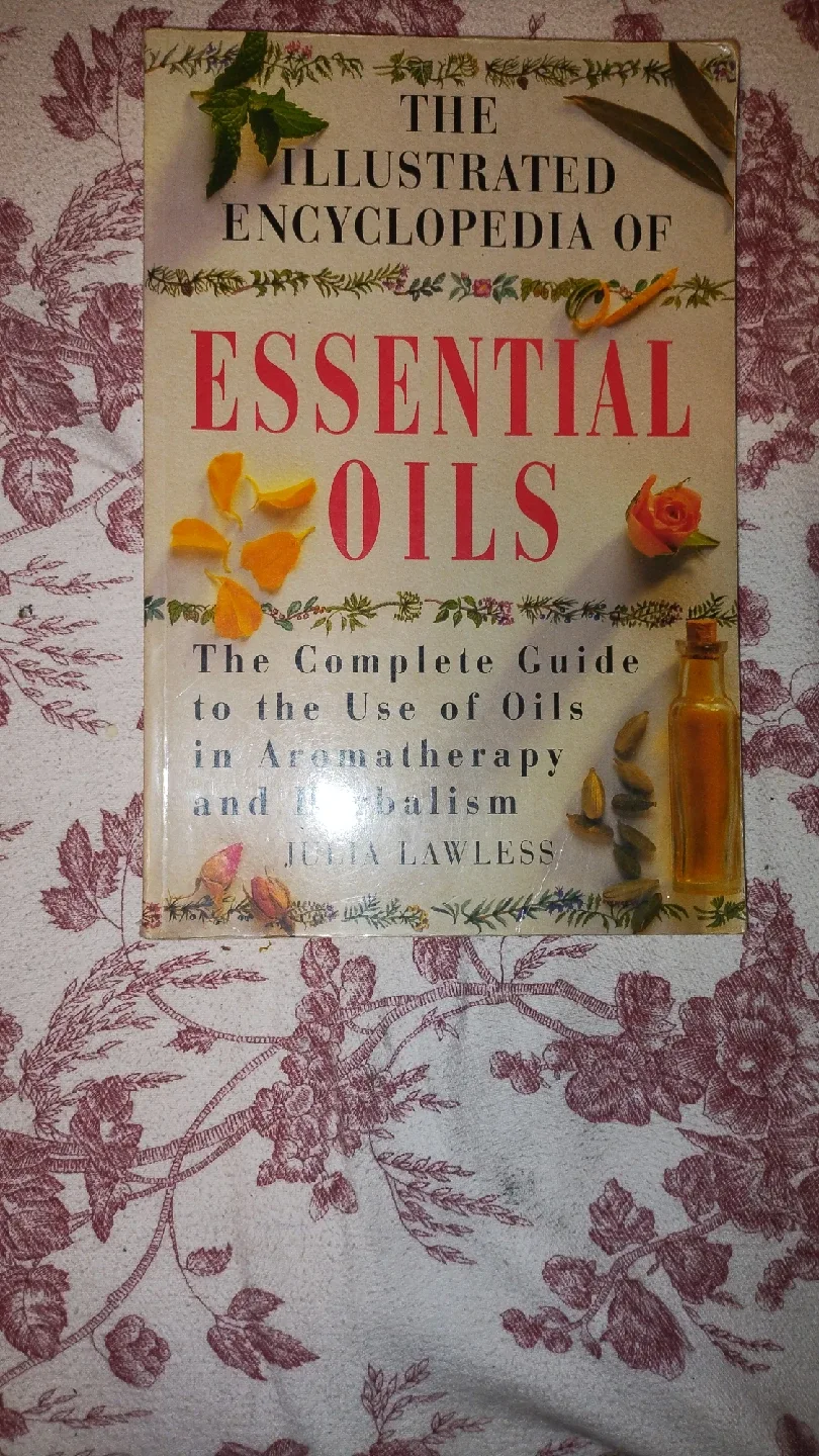 The Illustrated Encyclopedia of Essential Oils by Julia Lawless image indicator(3)