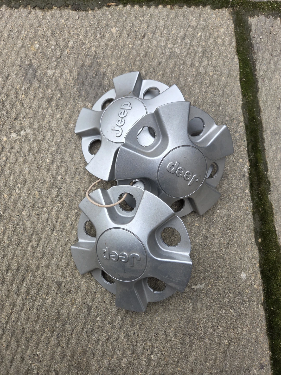 Jeep Hubcaps - Set of 4 - photo 2