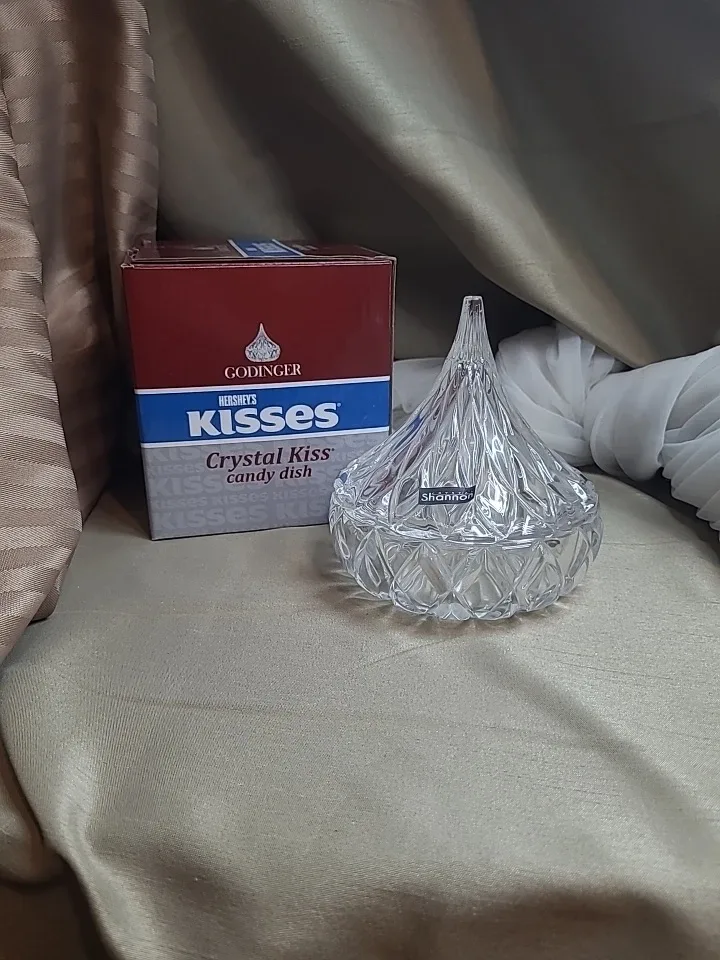 Godinger Hershey's Kisses Shannon Crystal Candy Dish image indicator(10)