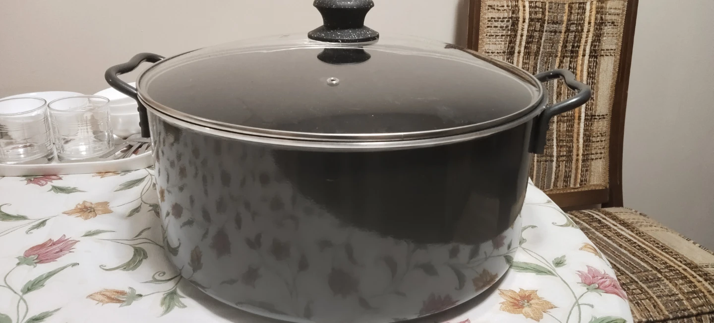 Large Stock Pot with Lid