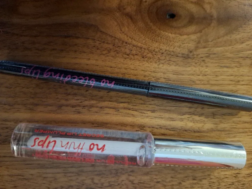 no bleeding lips lip liner & no thin lips plumper