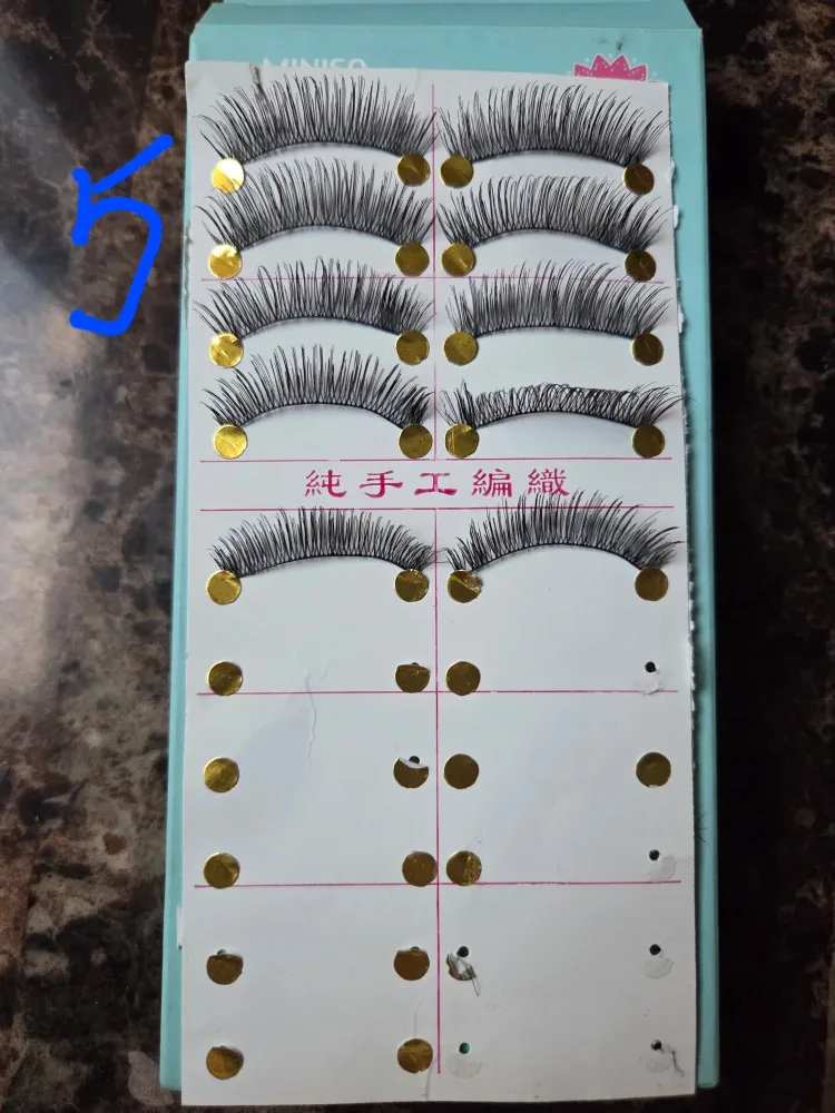 Lashes and Lashes's Glue. Price in the Pictures image indicator(7)