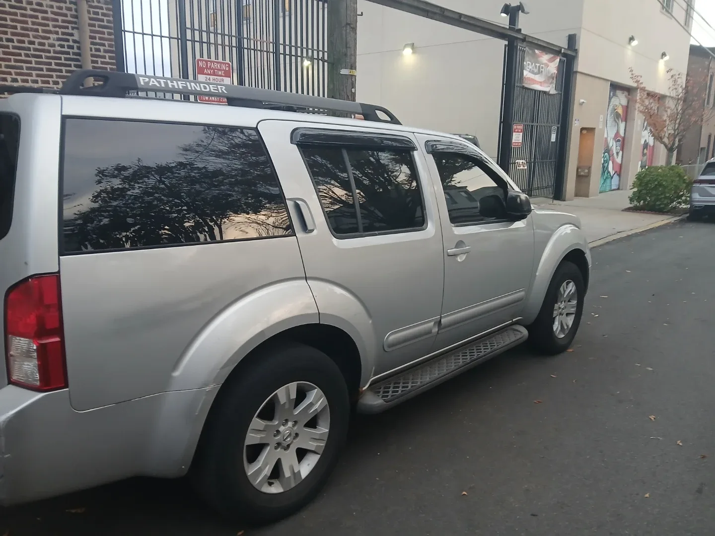 Nissan  pathfinder 2006 SE sport v6 image indicator(6)