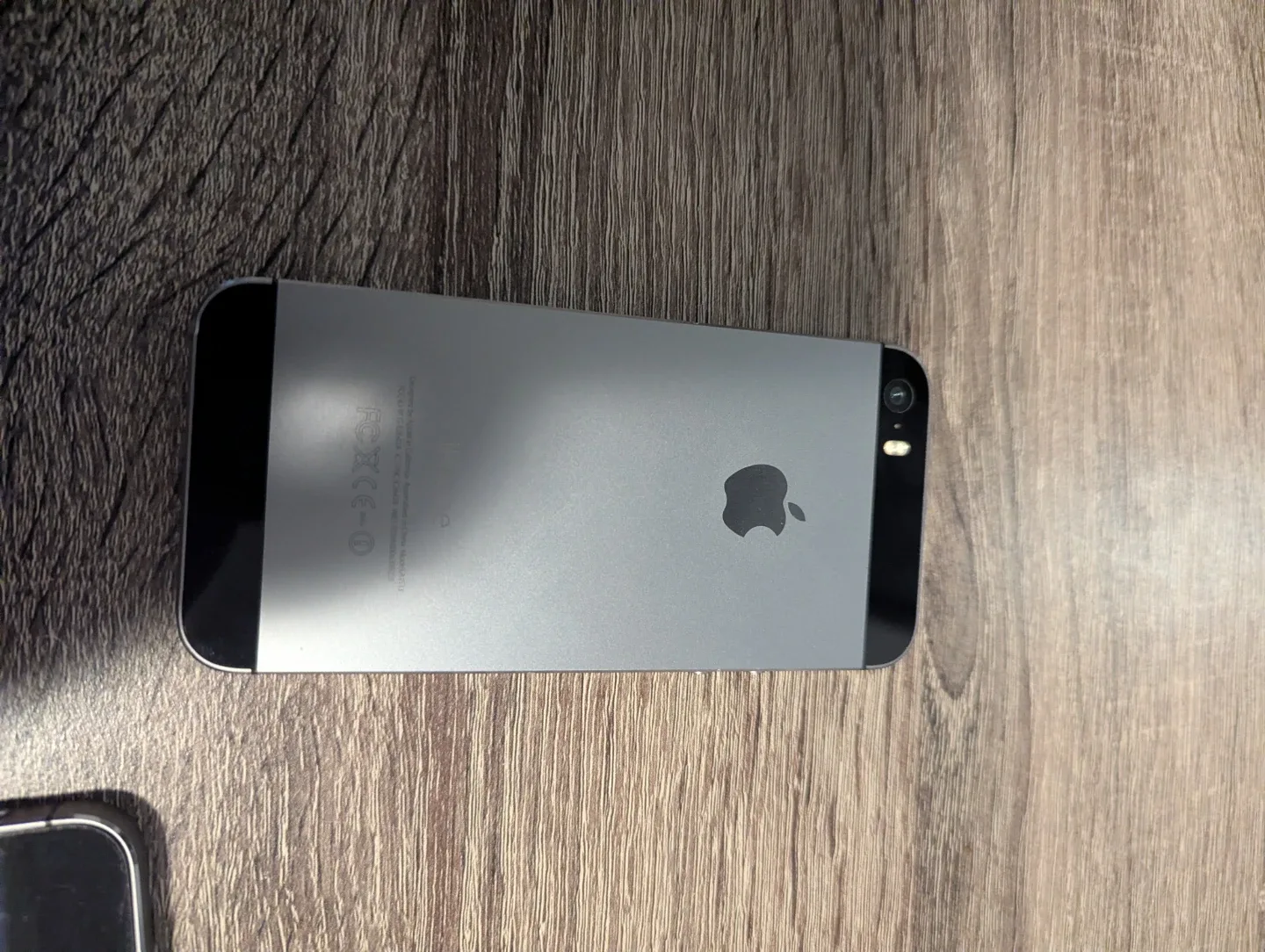 Four Apple iPhone 5S for parts image indicator(3)