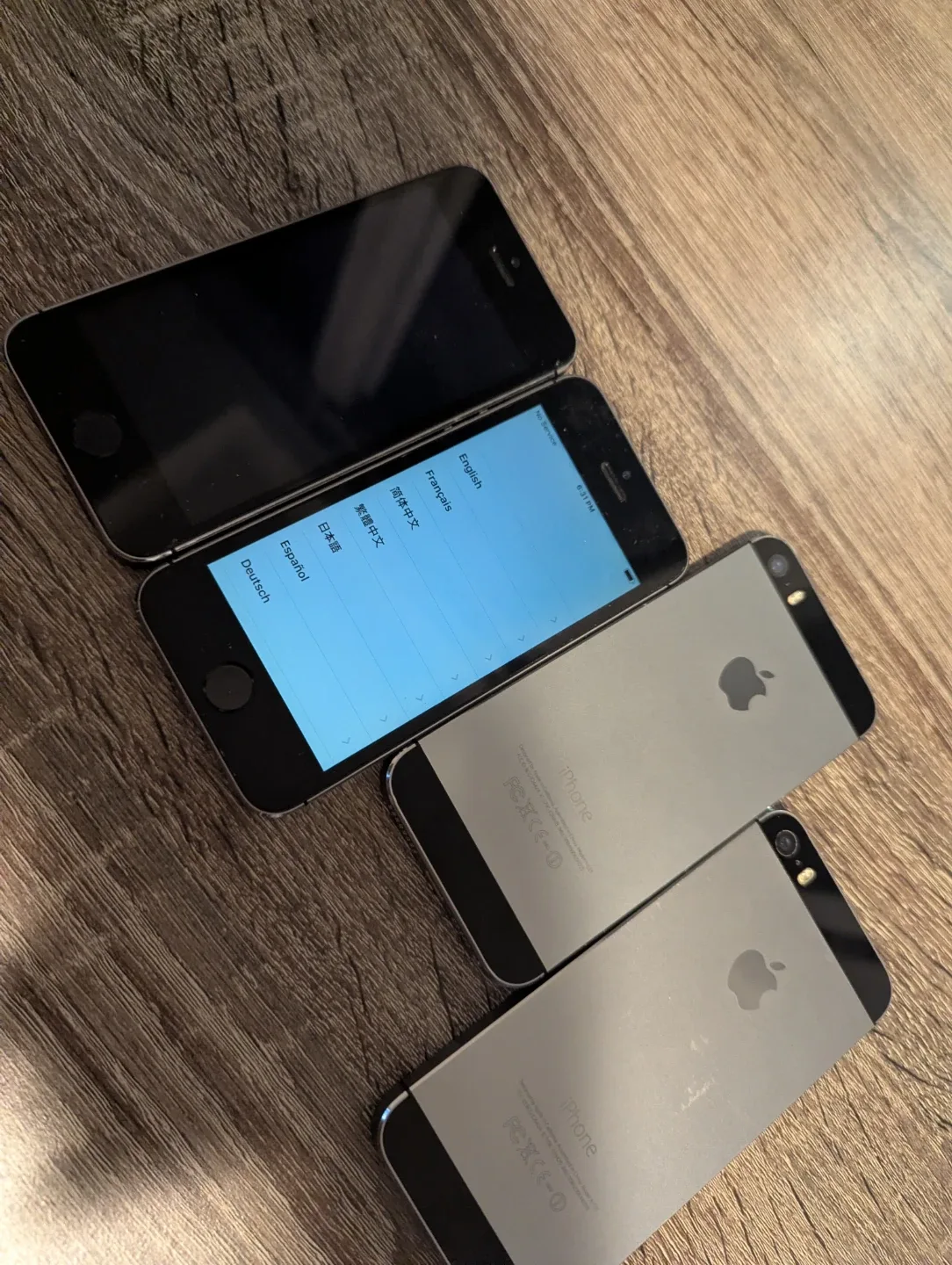 Four Apple iPhone 5S for parts image indicator(4)