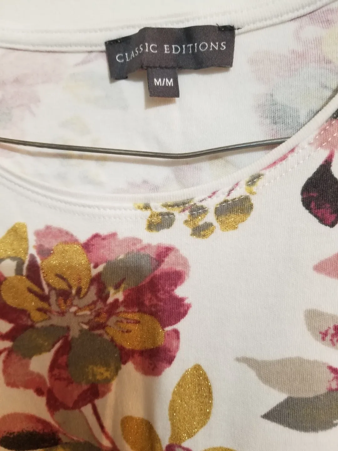 Classic Editions Floral Top - Size M image indicator(3)