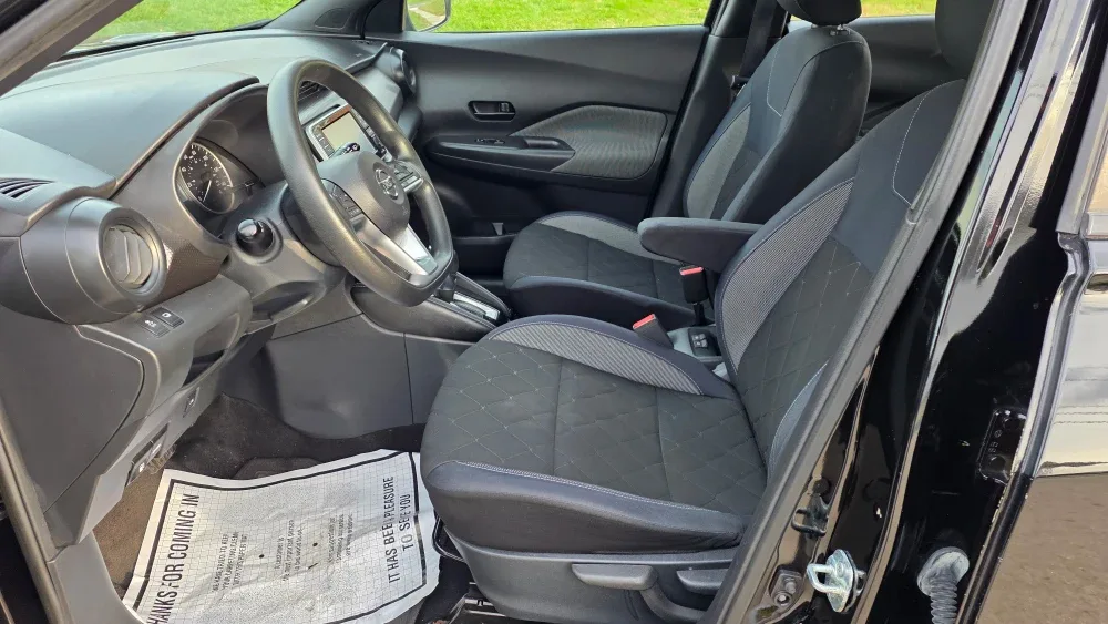 2018 Nissan Kicks S 87k miles Clean title image indicator(5)