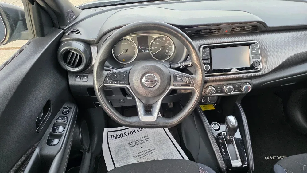 2018 Nissan Kicks S 87k miles Clean title image indicator(7)