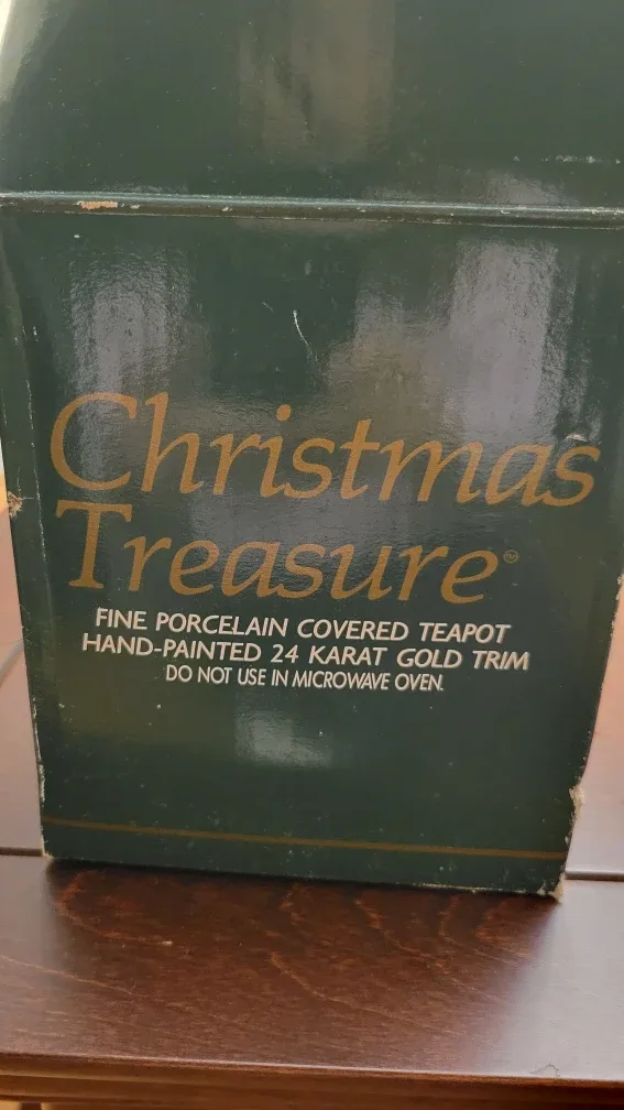 Vintage Fine Porcelain Christmas Teapot MadeInJapan 24K GoldTrim image indicator(5)