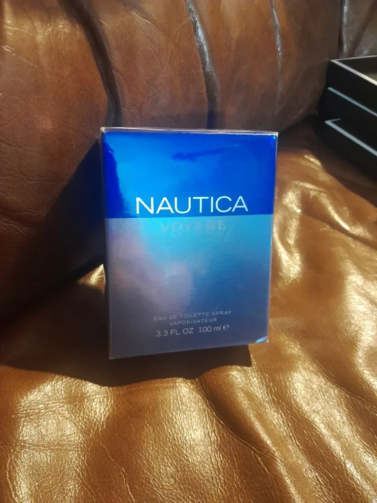 Nautica Voyage Eau de Toilette Spray - 3.3 fl oz (New)