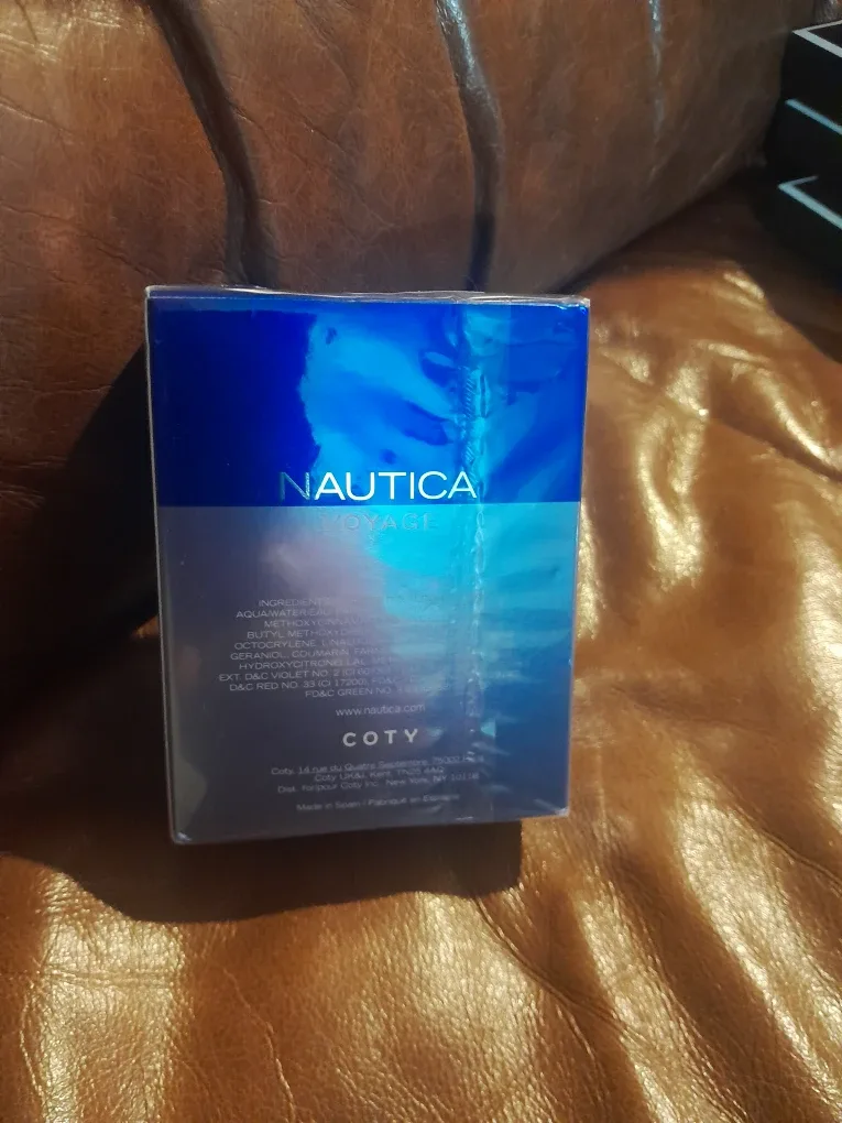Nautica Voyage Eau de Toilette Spray - 3.3 fl oz (New) image indicator(2)
