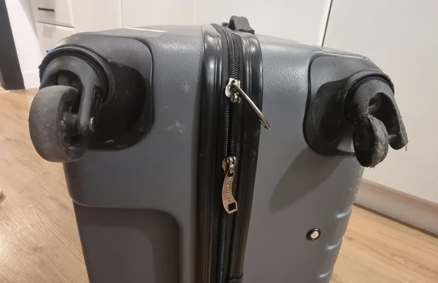 David Jones Grey Luggage image indicator(4)