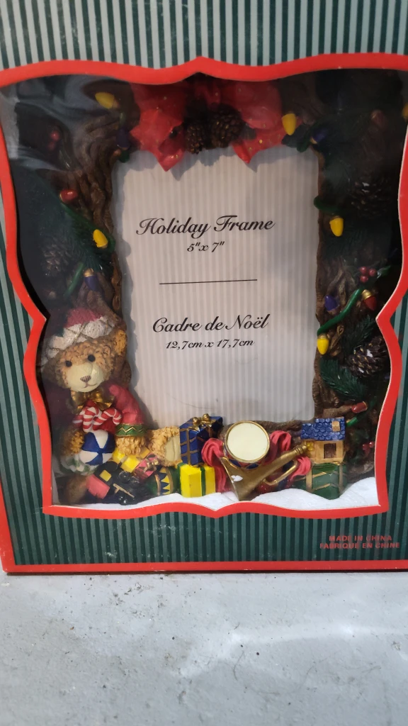 Holiday Frame holds a 5"x7" picture