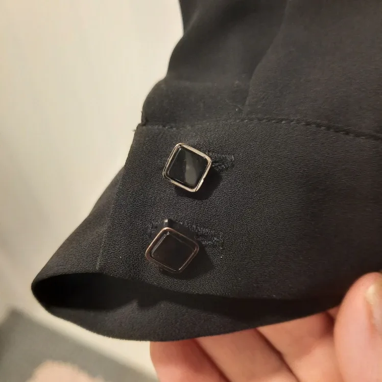 RW&CO. Blouse image indicator(5)