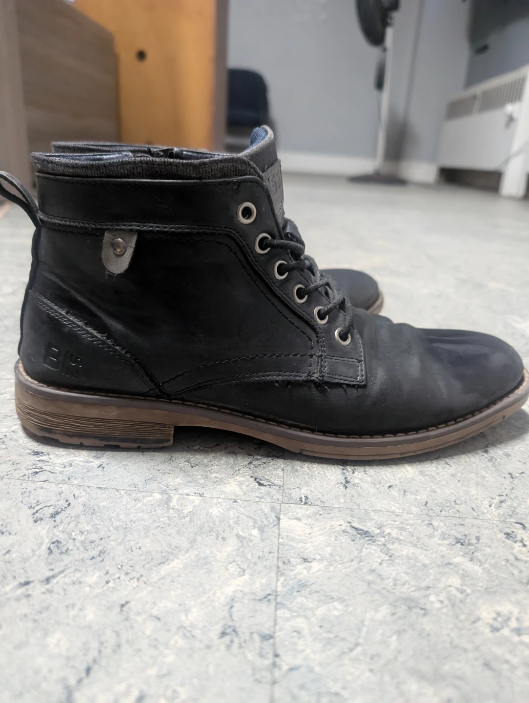 B-52 Black Leather Ankle Boots - photo 5