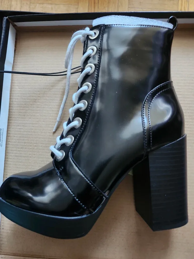 Forever 21 Black Ankle Boots - Size 5.5