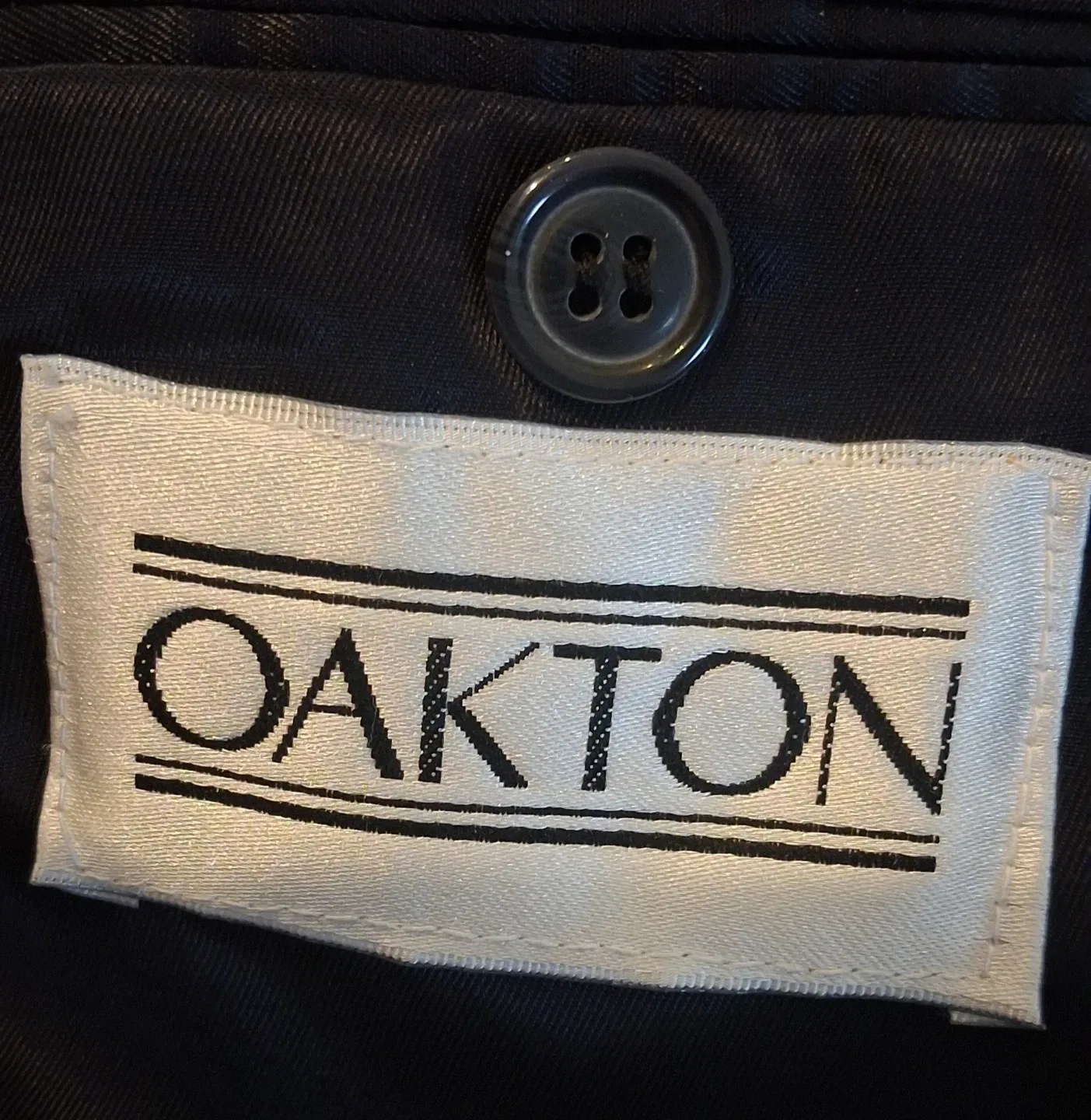 Oakton Pure Virgin Wool Navy Blazer image indicator(4)