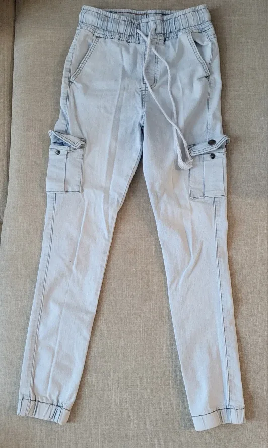 Assorted Women's Tops & Sweaters image indicator(7)