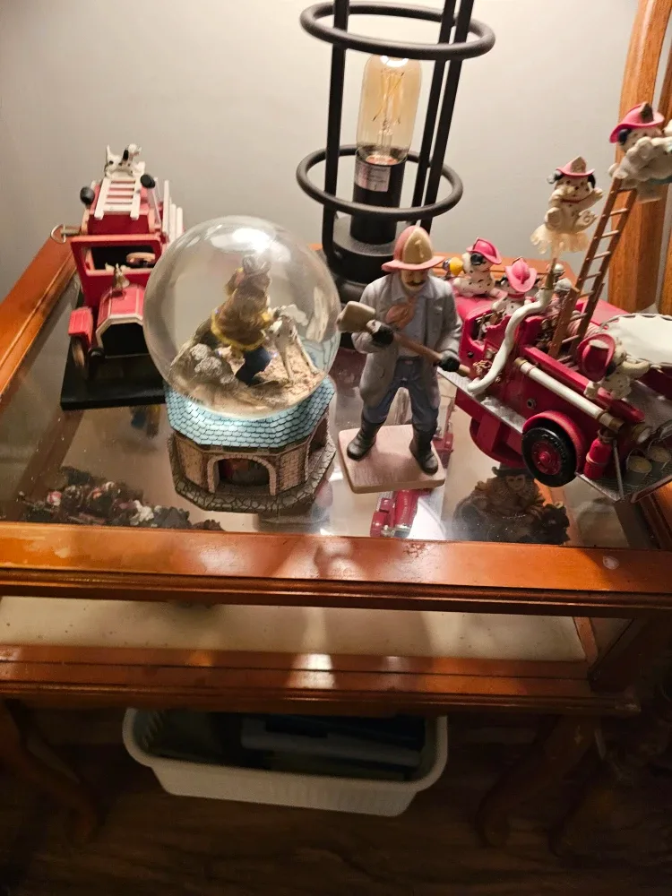 Firefighter Figurines & Decor image indicator(7)