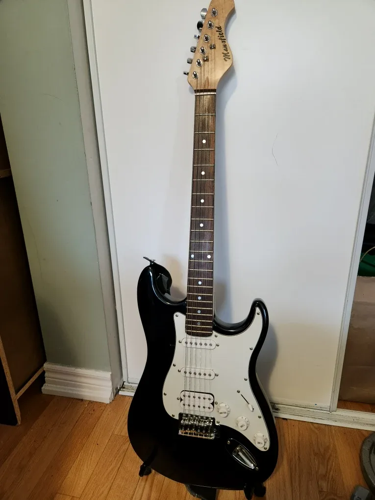 Mansfield Electric Guitar with Case & Amp image indicator(5)