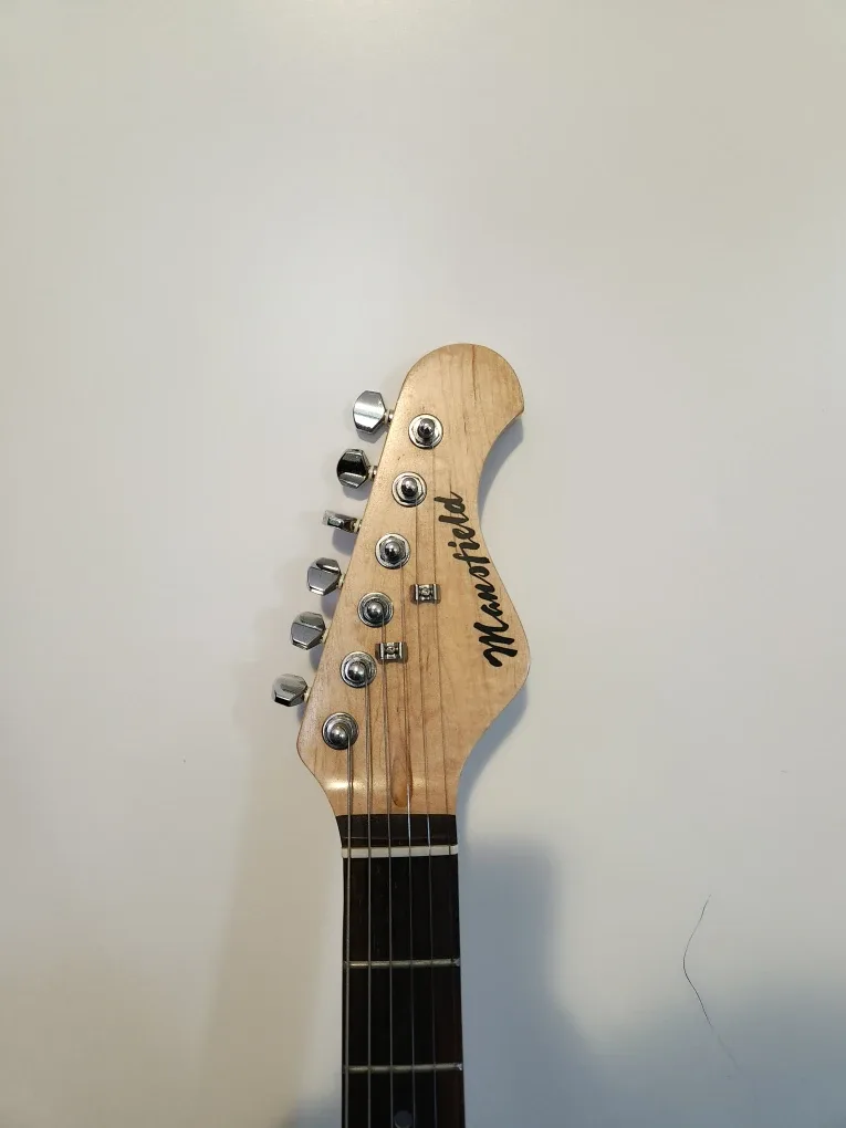 Mansfield Electric Guitar with Case & Amp image indicator(6)