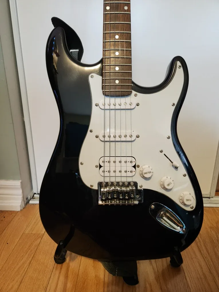 Mansfield Electric Guitar with Case & Amp image indicator(7)