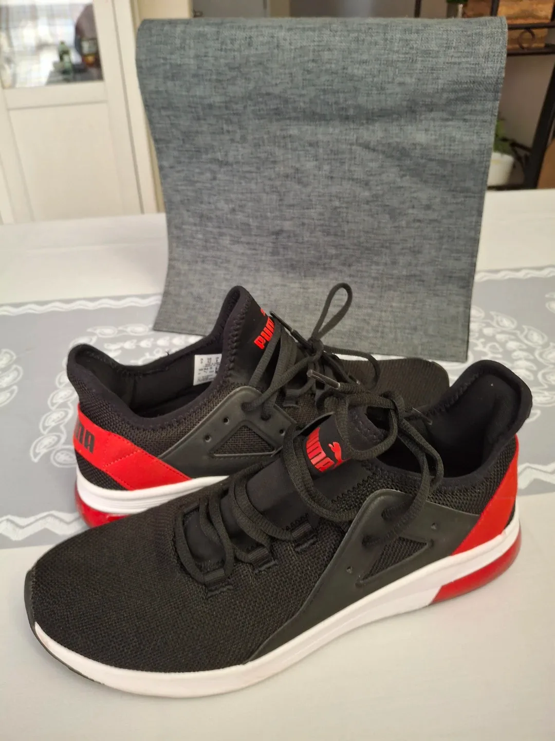 Puma Black & Red Sneakers image indicator(3)