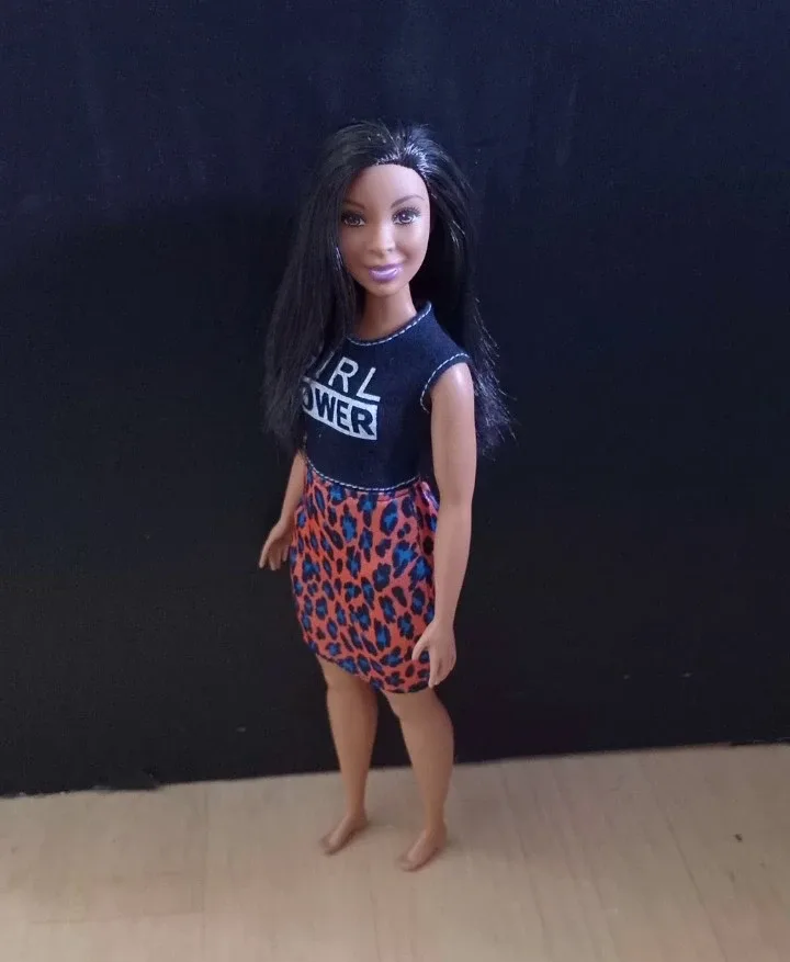 Fashonista Barbie Doll. image indicator(2)