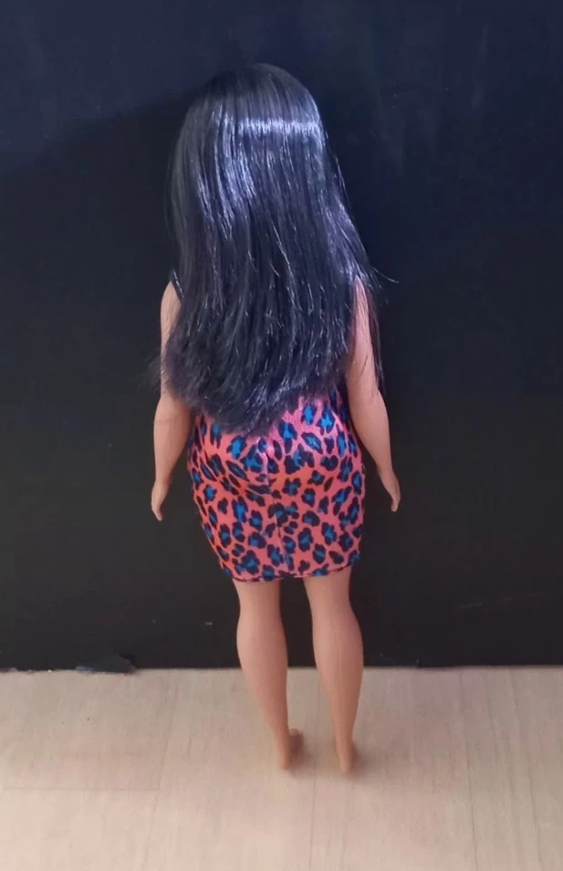 Fashonista Barbie Doll. - photo 3