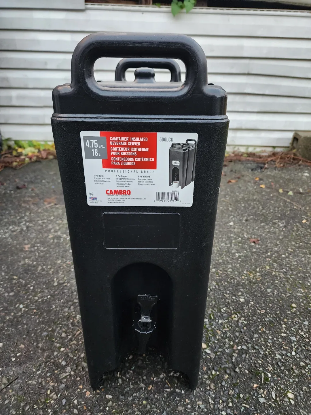 Cambro Camtainer 4.75 Gal Insulated Beverage Server image indicator(2)