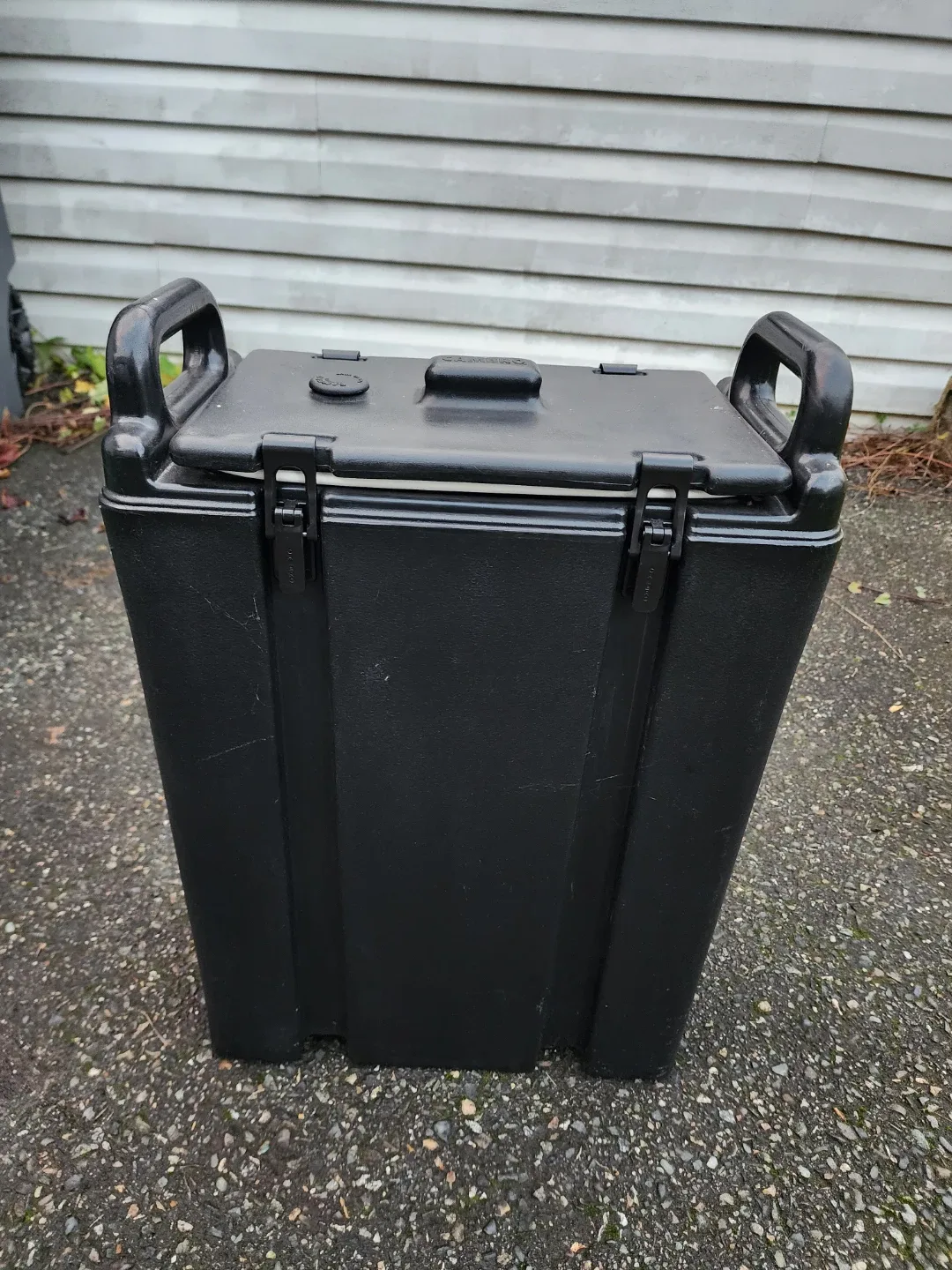 Cambro Camtainer 4.75 Gal Insulated Beverage Server image indicator(6)