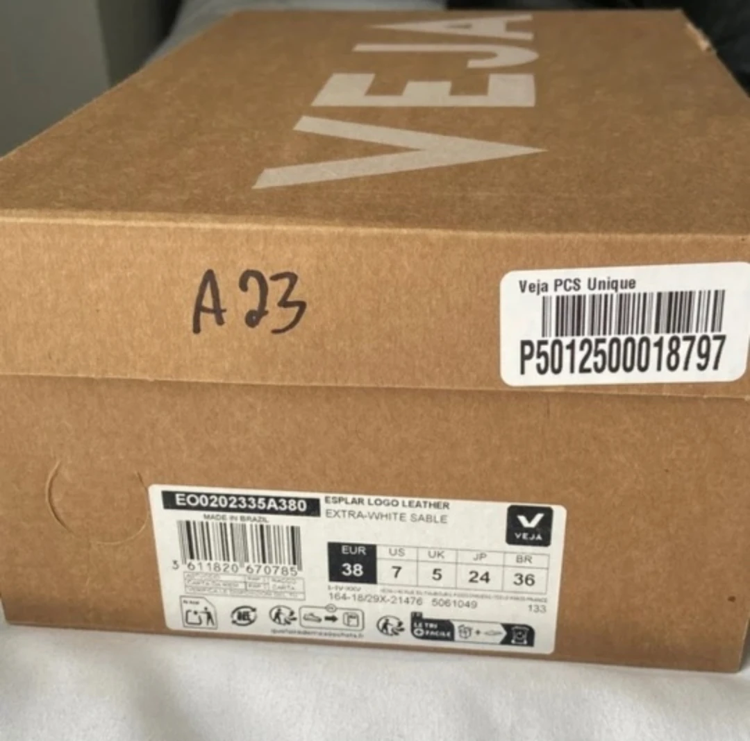 Veja Esplar Logo Leather White Sable - Size 7 - photo 4